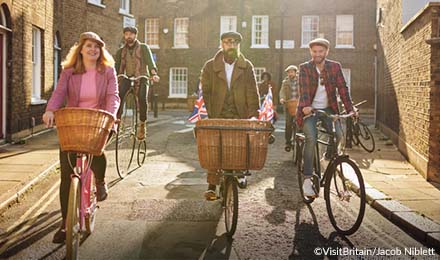 Visit Britain - Cycling in London 